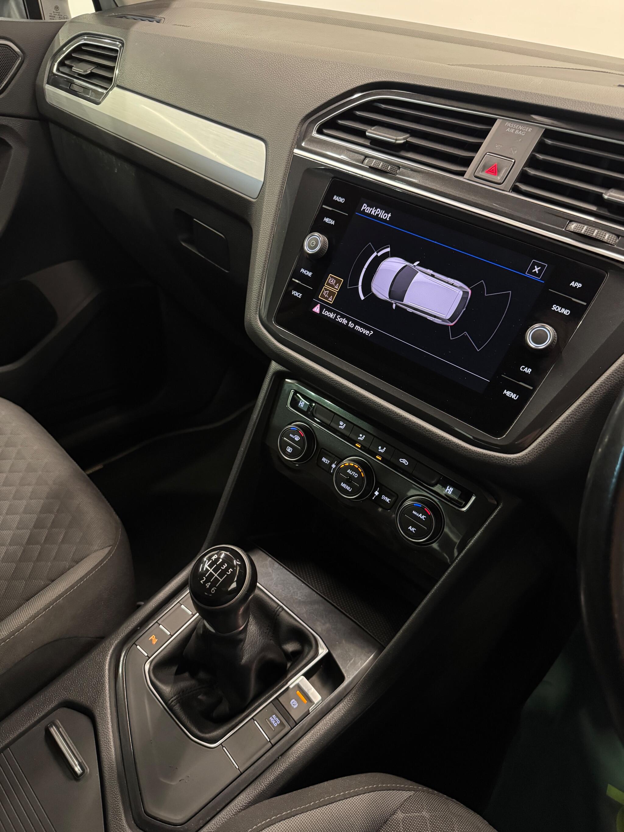 Volkswagen Tiguan view 17