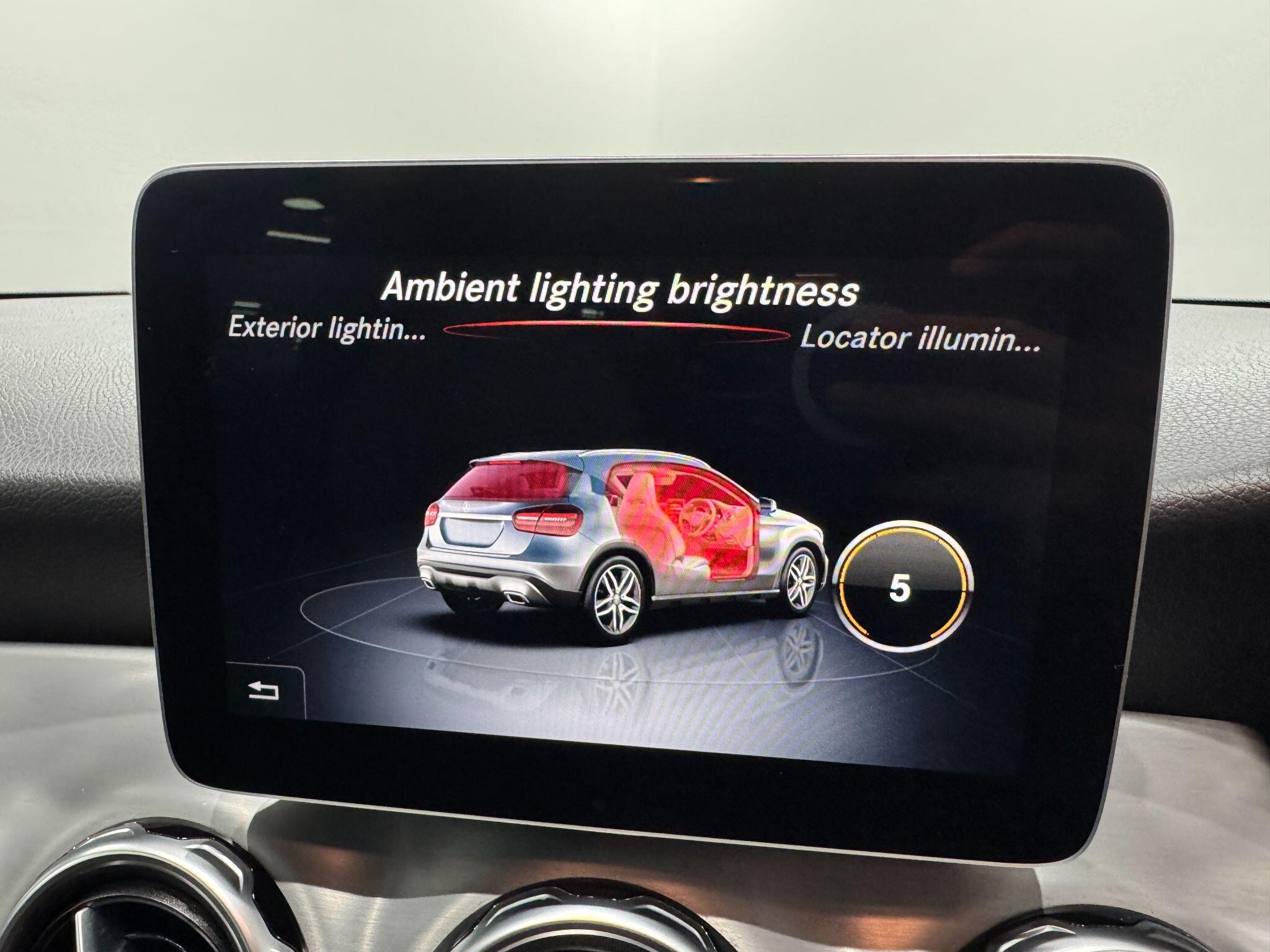 Mercedes-Benz Gla view 38