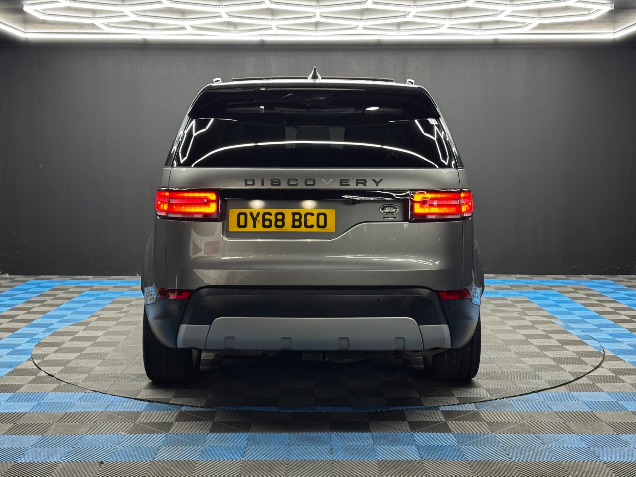 Land Rover Discovery view 6