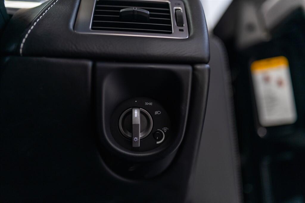 Aston Martin DB9 view 24
