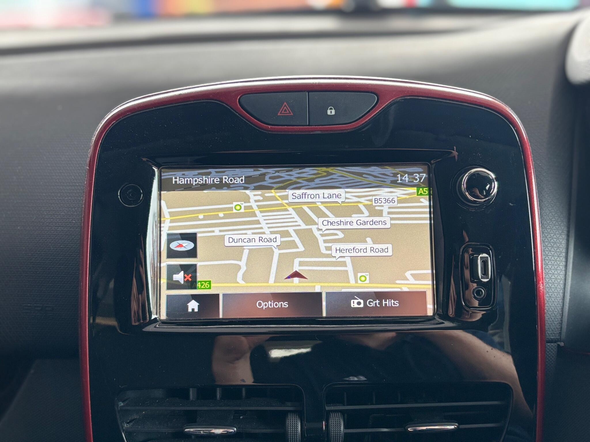 Renault Clio view 15