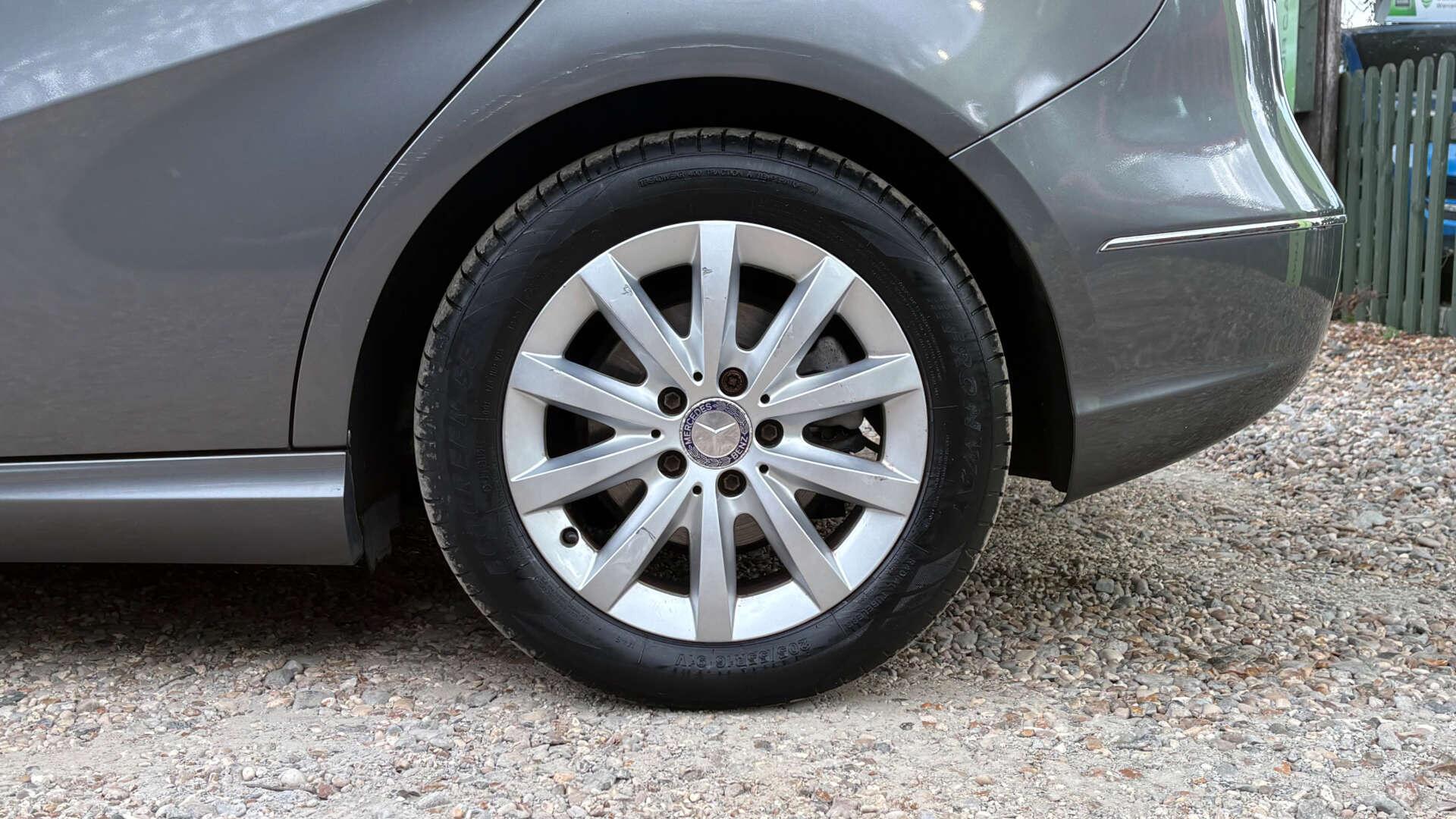 Mercedes-Benz B-Class view 27