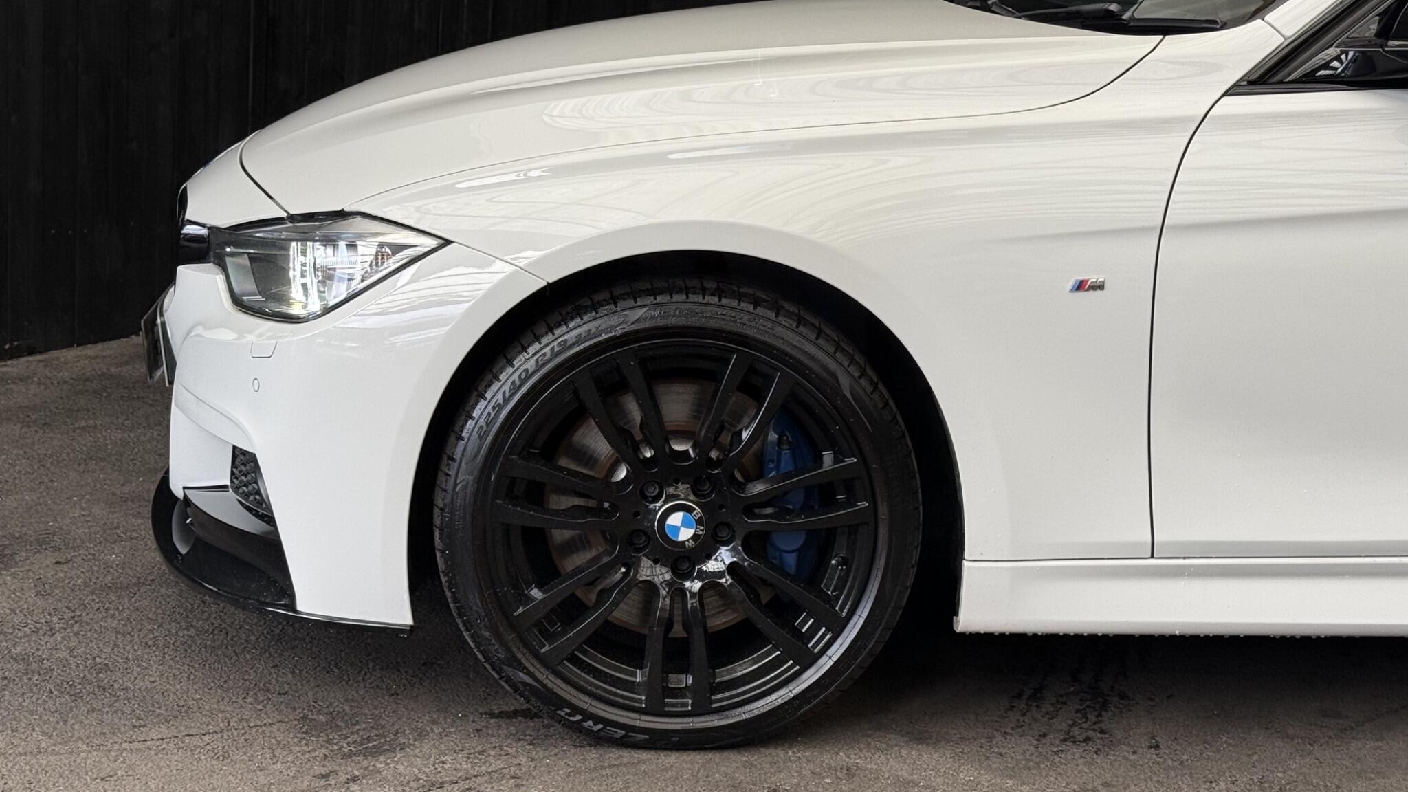 BMW 3 Series view 8