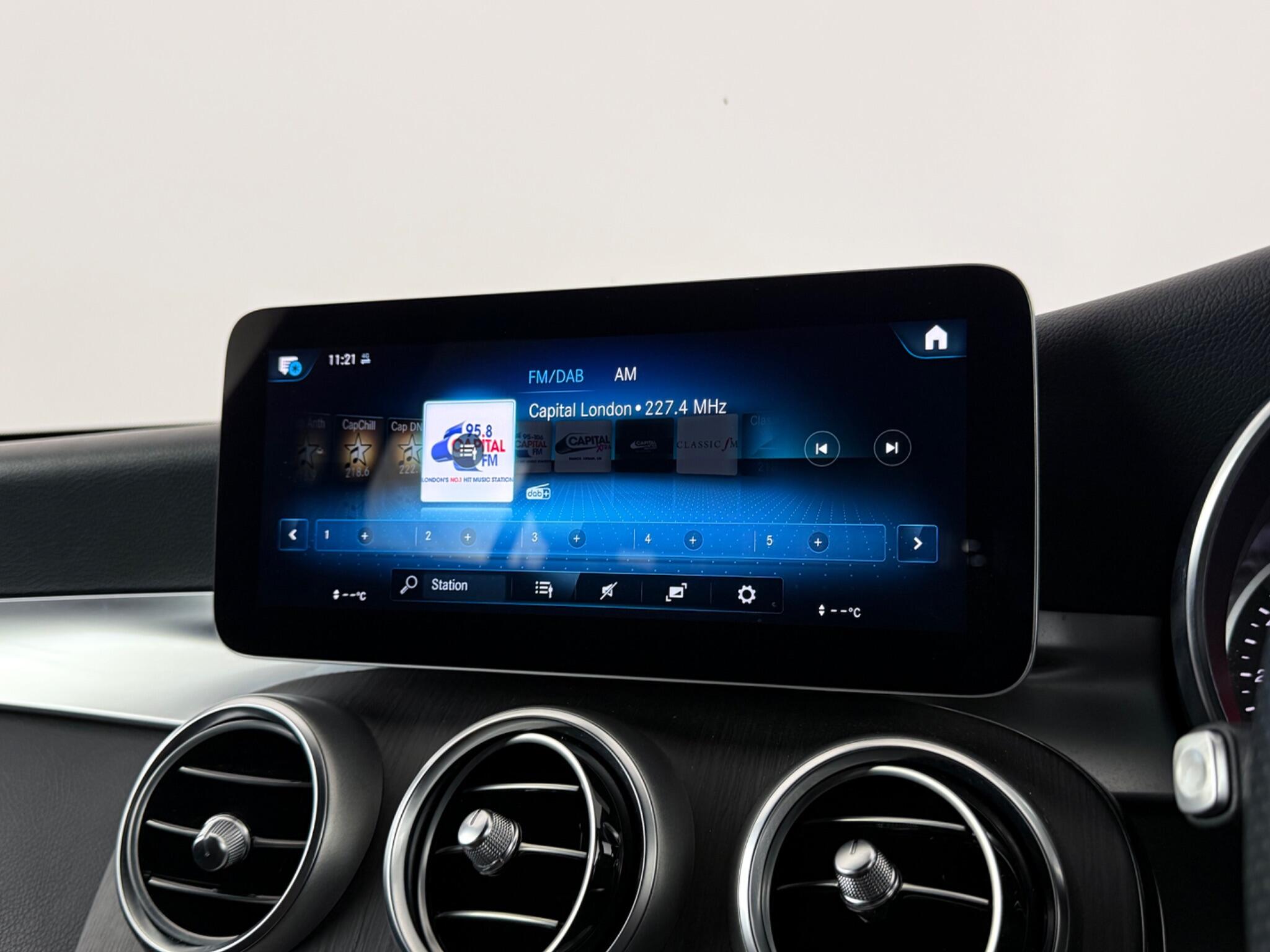 Mercedes-Benz GLC view 31