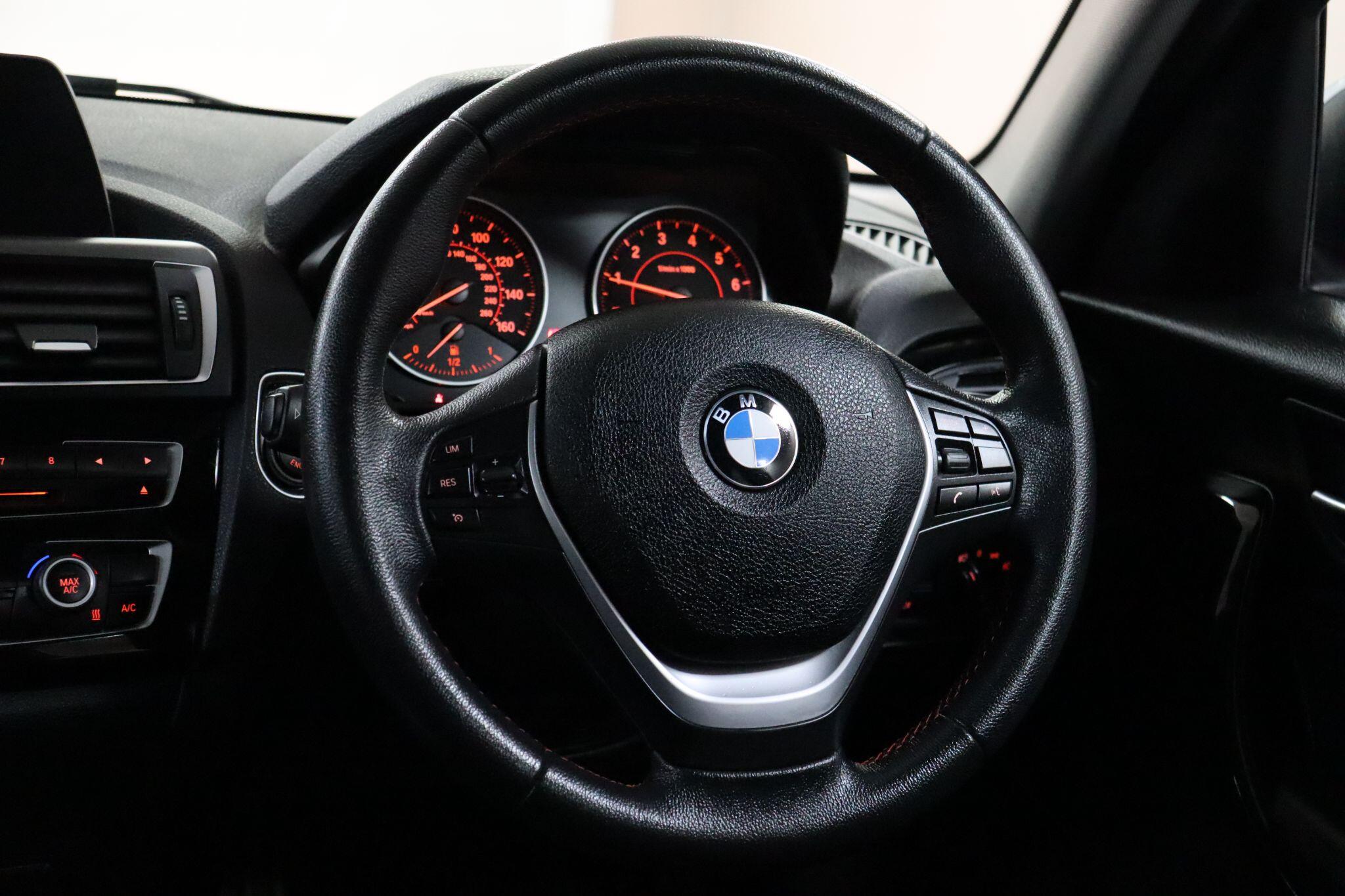 BMW 1 Series view 45