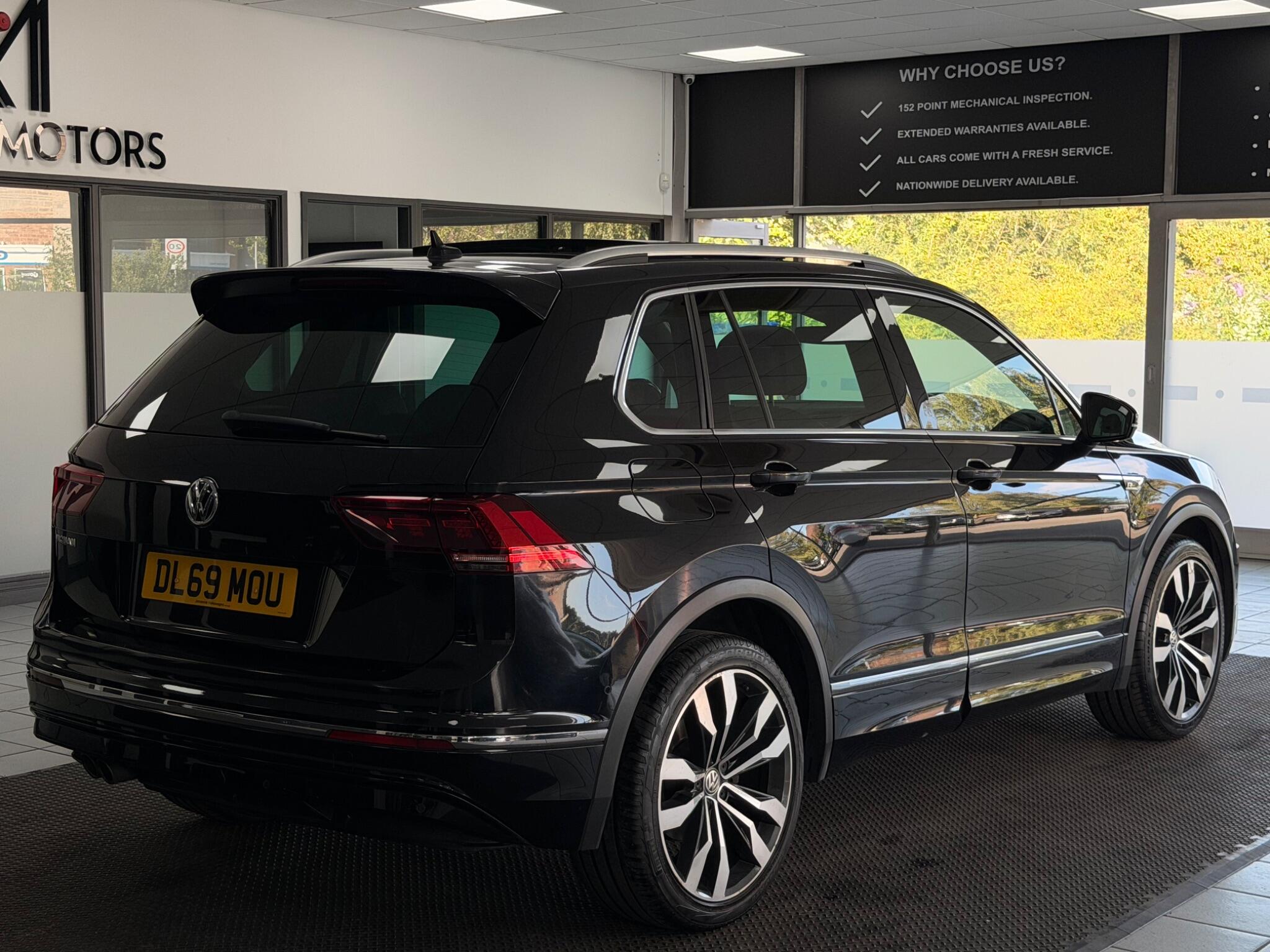 Volkswagen Tiguan view 12