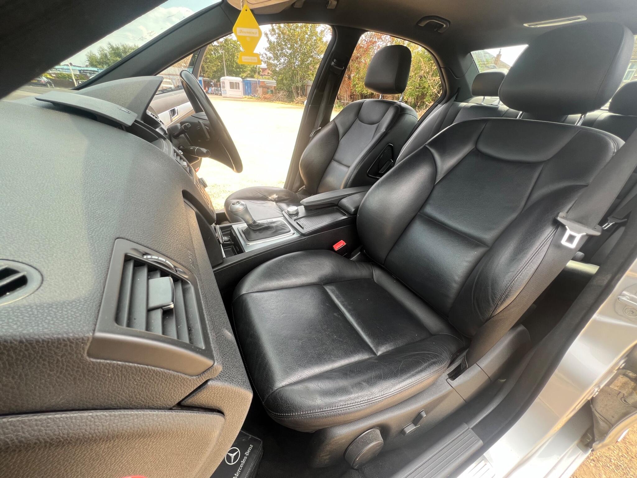 Mercedes-Benz C-Class view 25