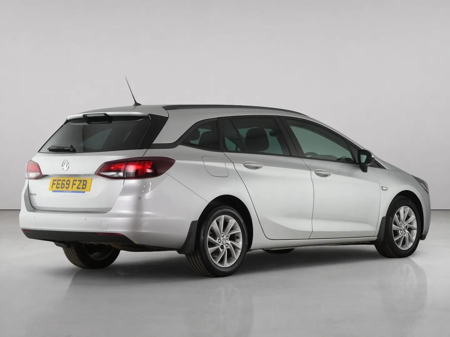 Vauxhall Astra view 8