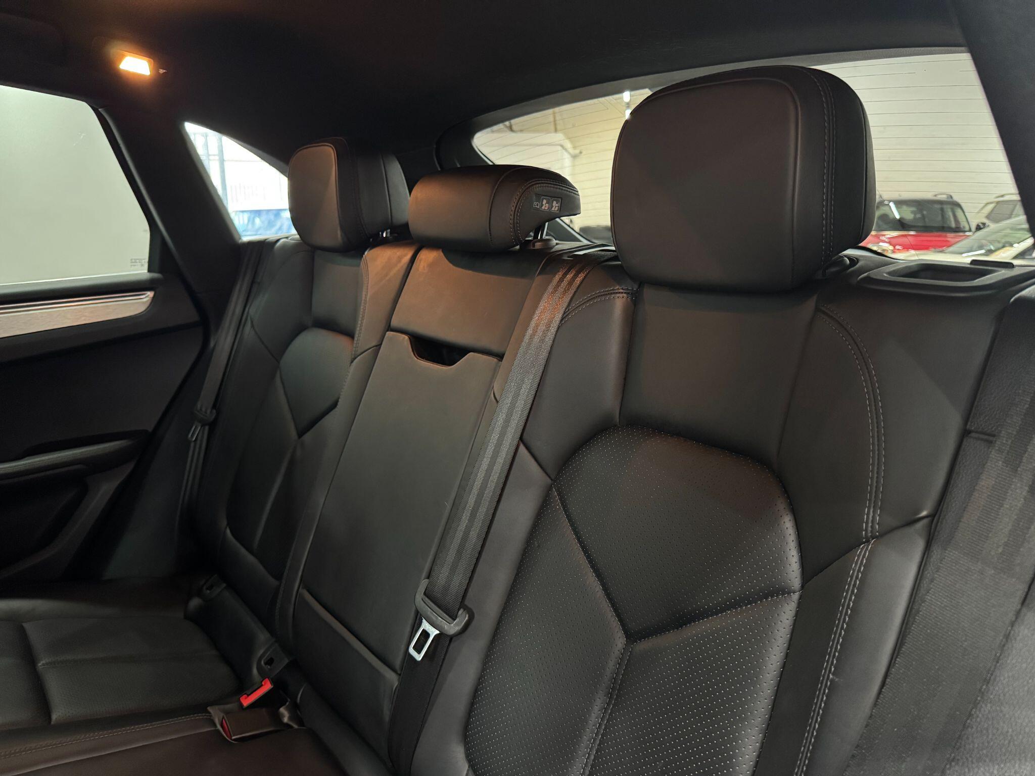 Porsche Macan view 63