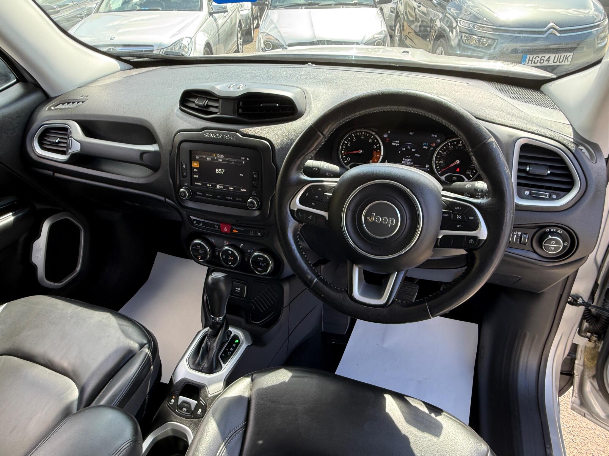 Jeep Renegade - Image 29