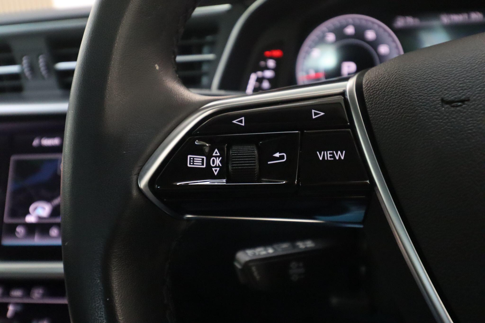 Audi A6 Saloon view 42