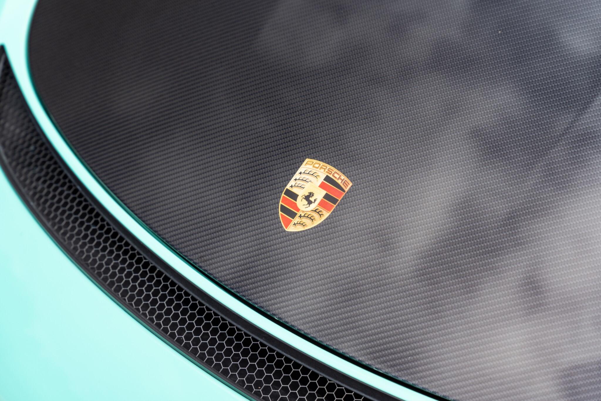 Porsche Cayman view 31