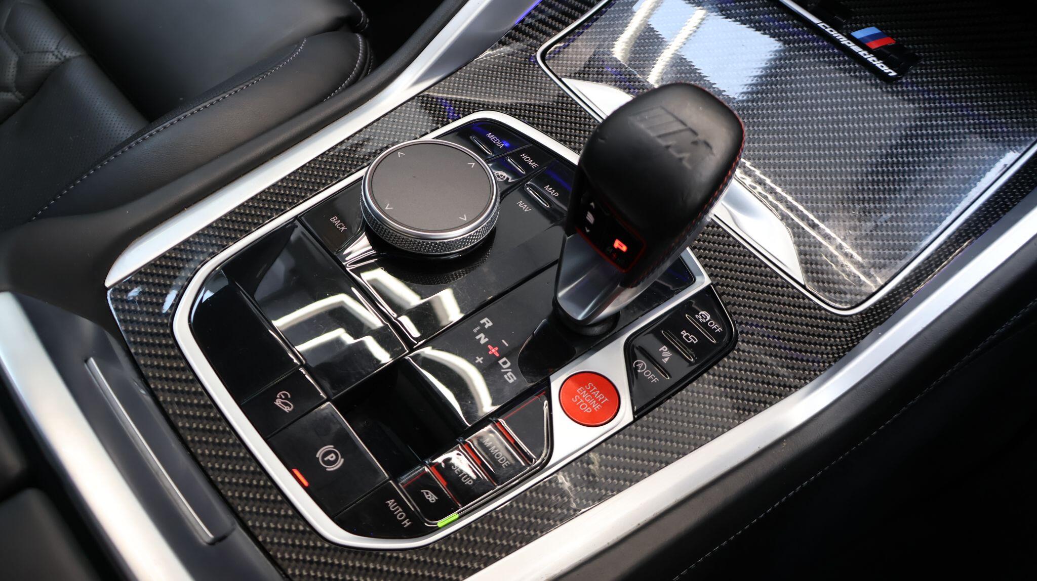 BMW X5 M view 10