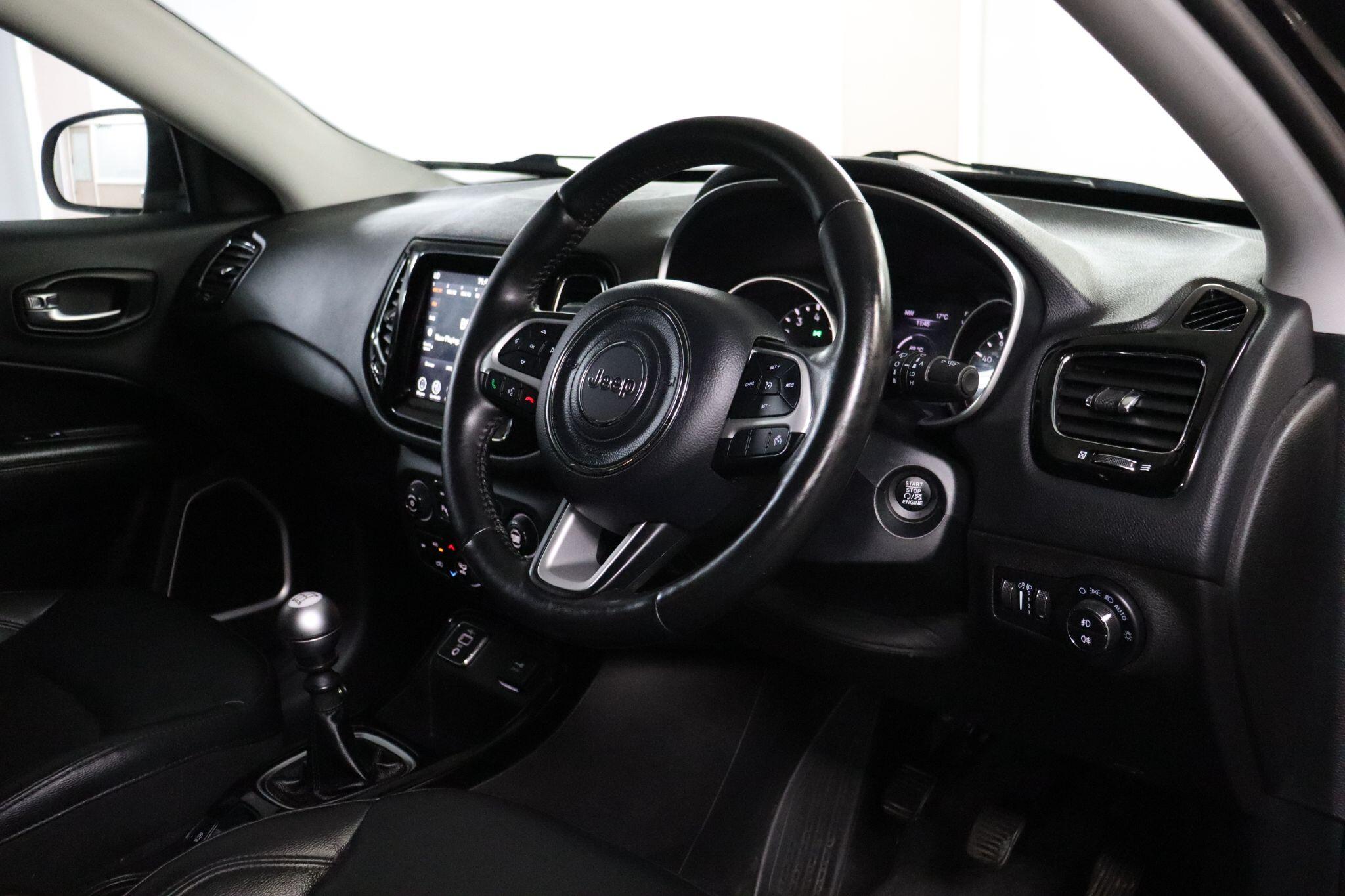 Jeep Compass view 5