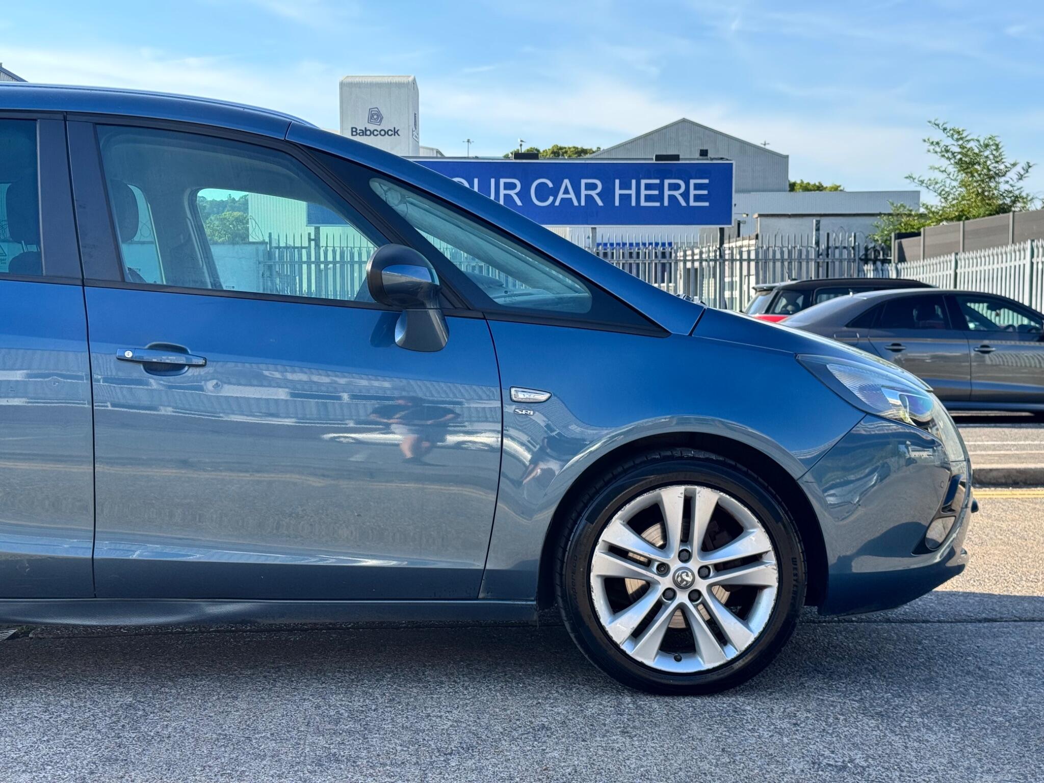 Vauxhall Zafira Tourer view 19