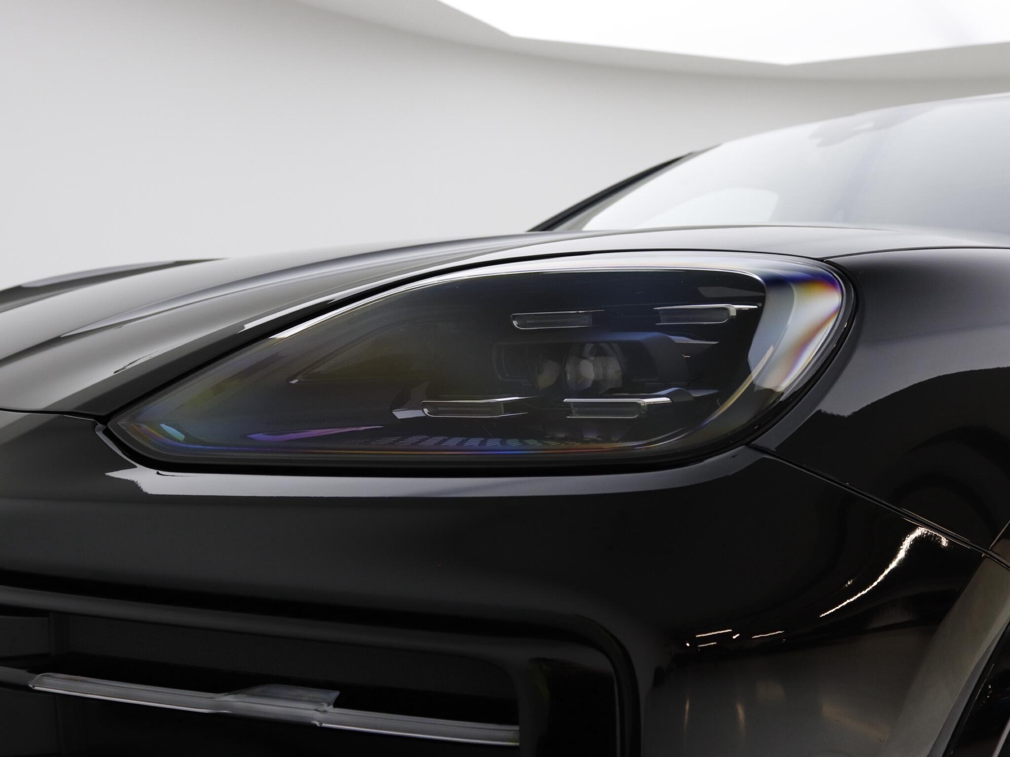Porsche Cayenne view 7