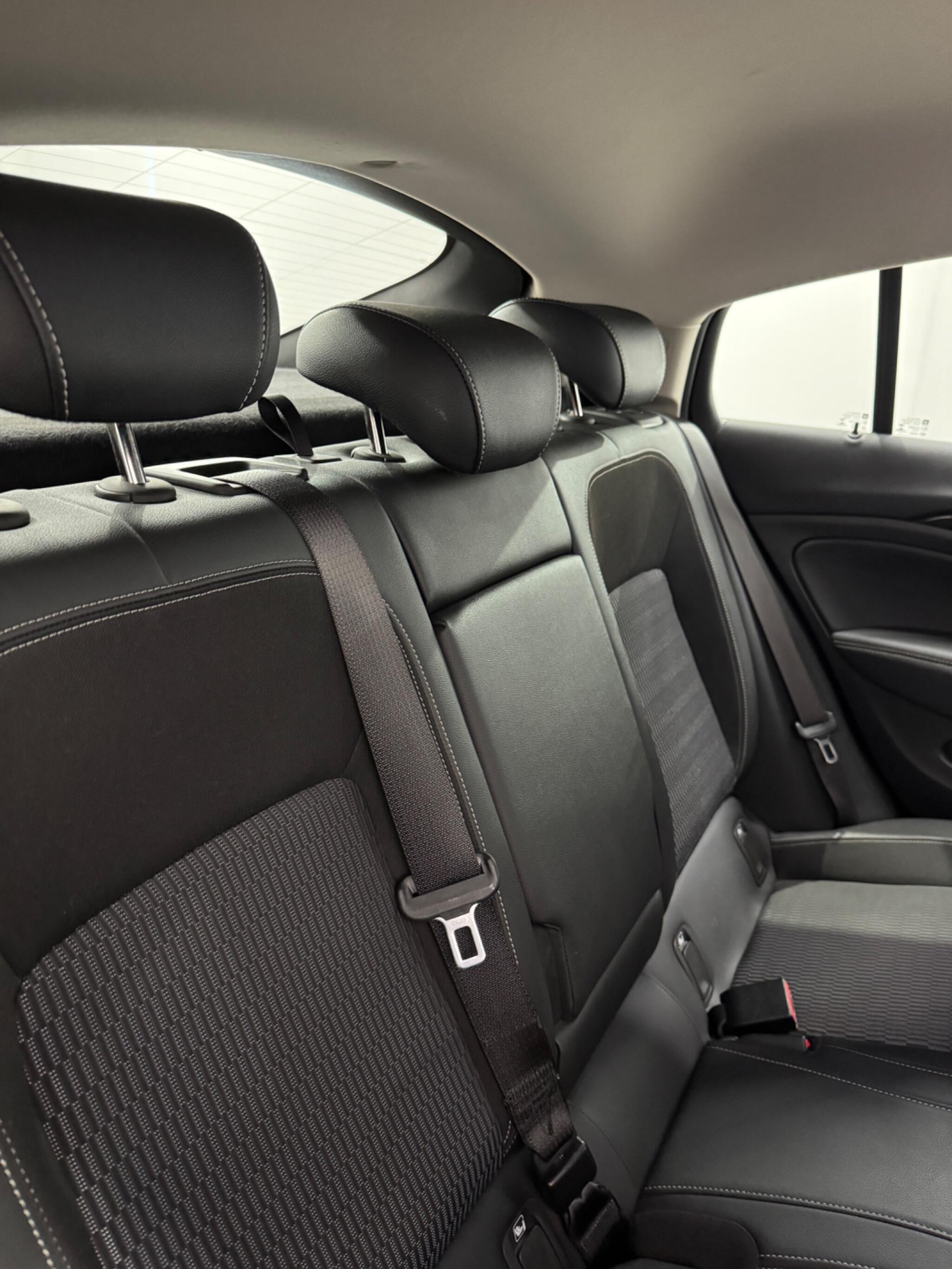 Vauxhall Insignia view 13