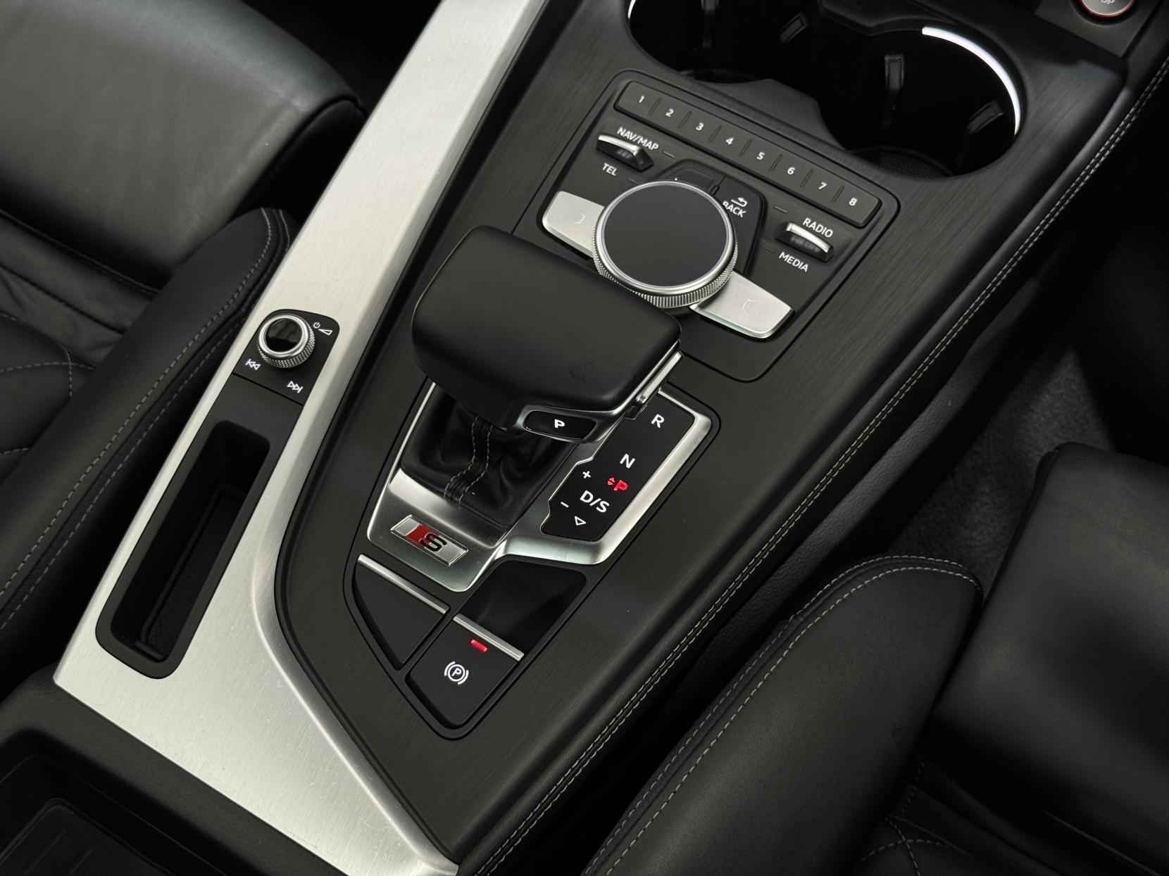 Audi S4 Avant view 37