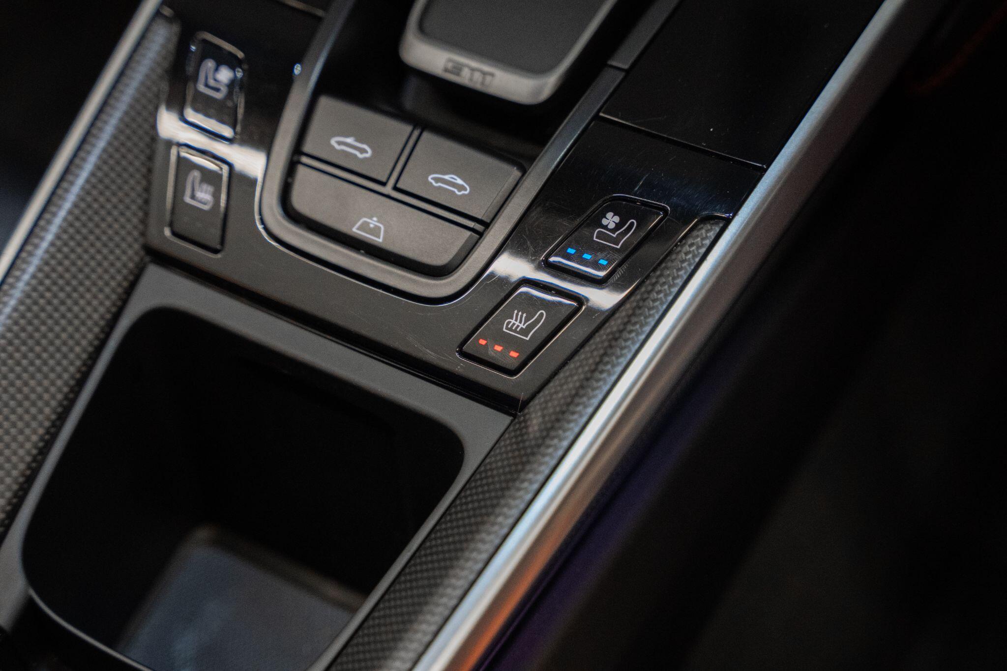 Porsche 911 view 38