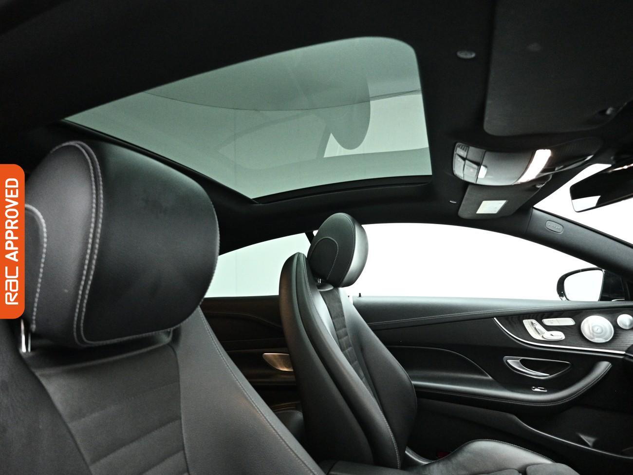 Mercedes-Benz E-Class view 3