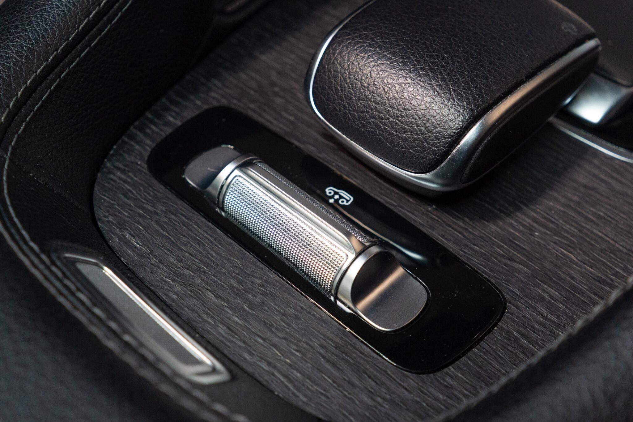 Mercedes-Benz GLS view 22