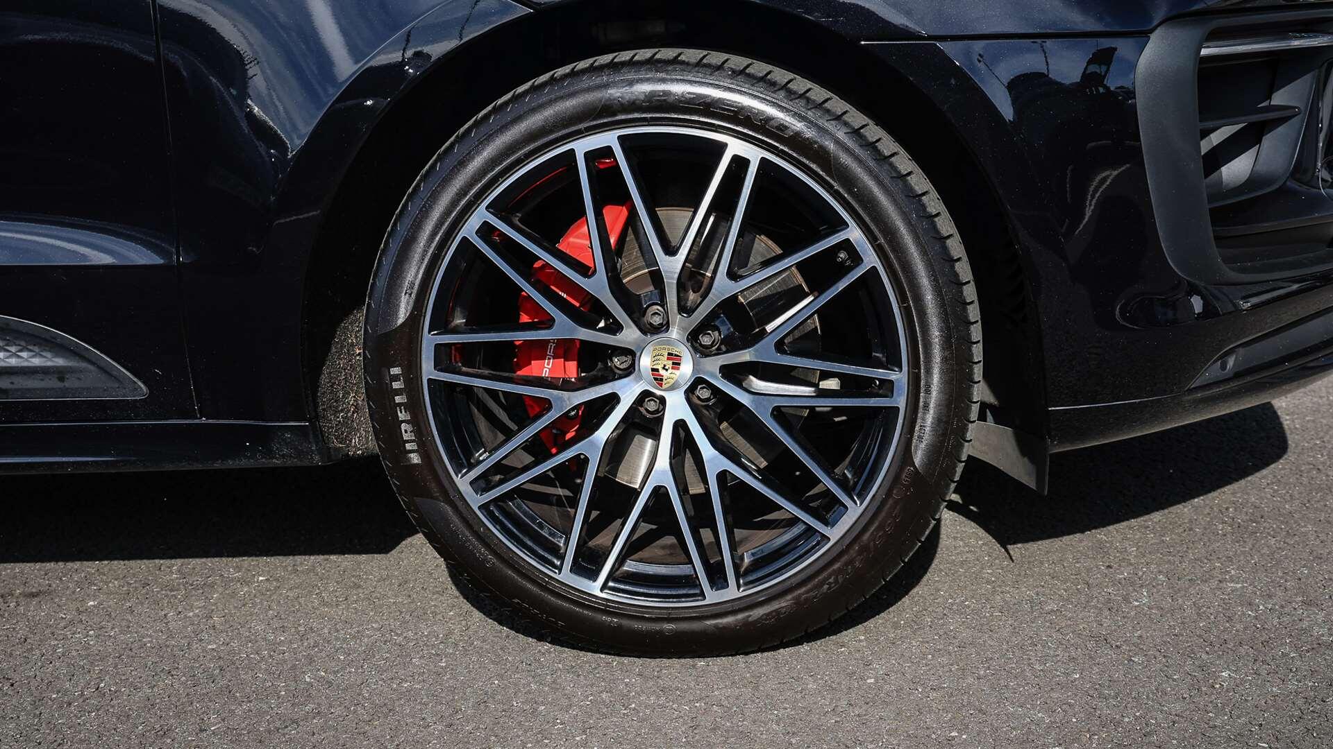 Porsche Macan view 6