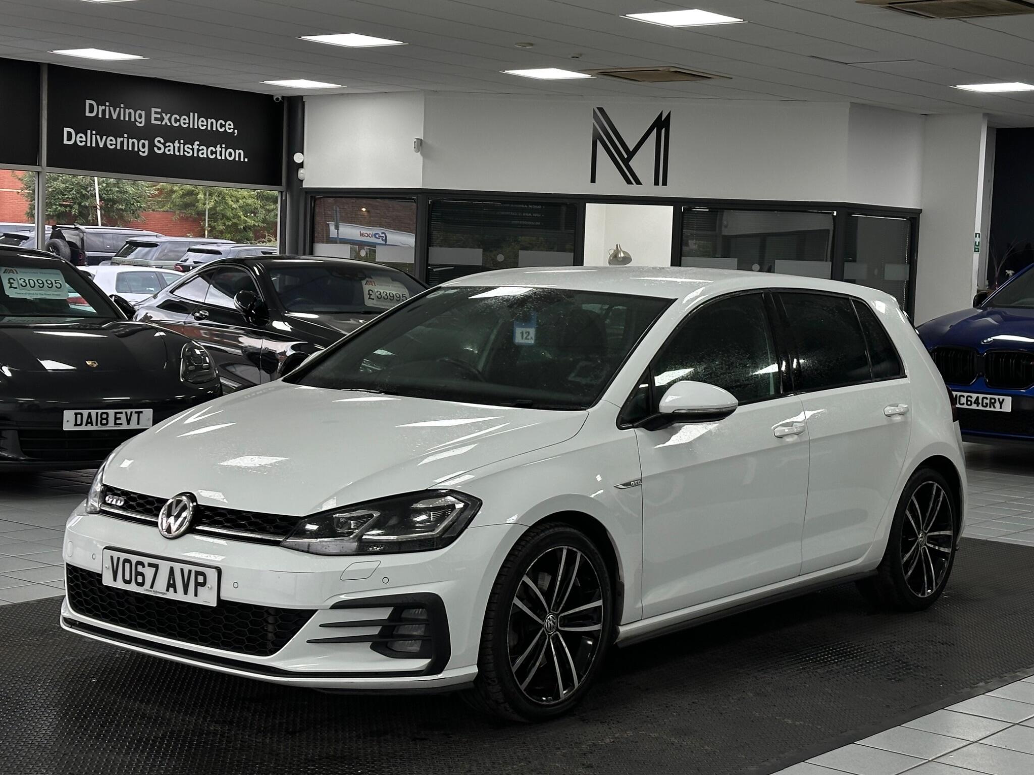 Volkswagen Golf view 6