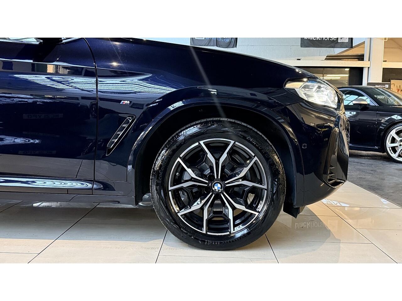 BMW X3 view 11