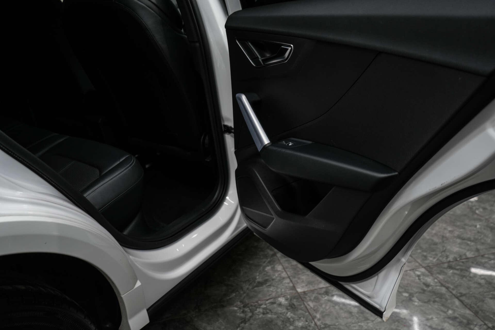 Audi Q2 view 24