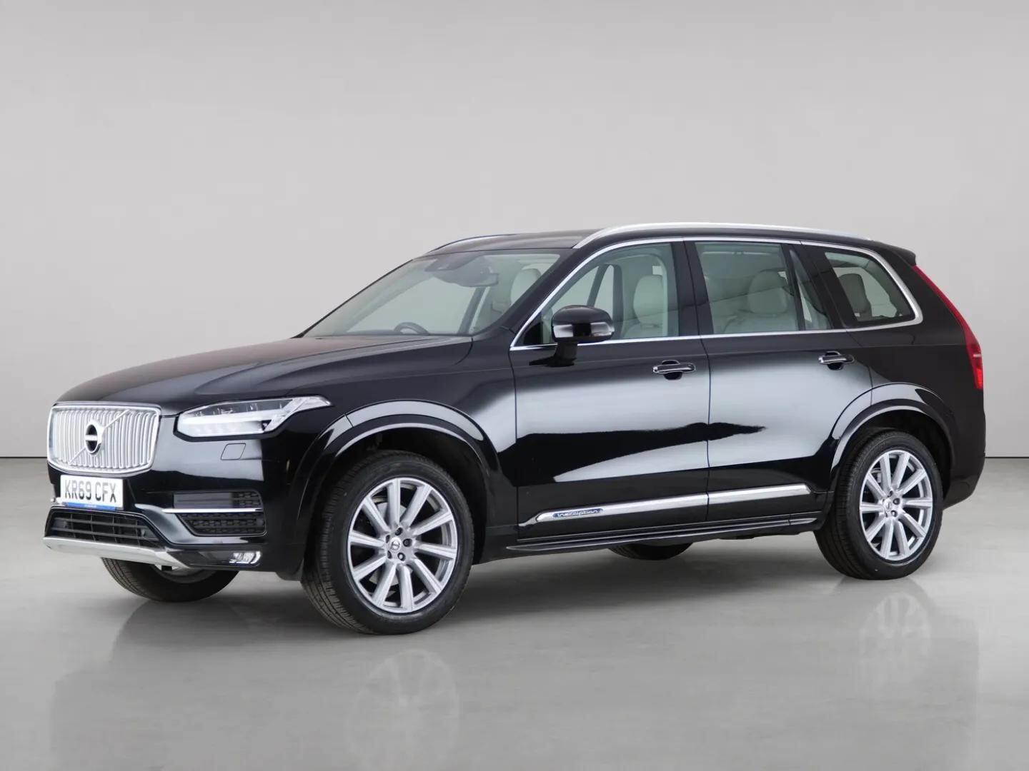 Volvo XC90 view 2