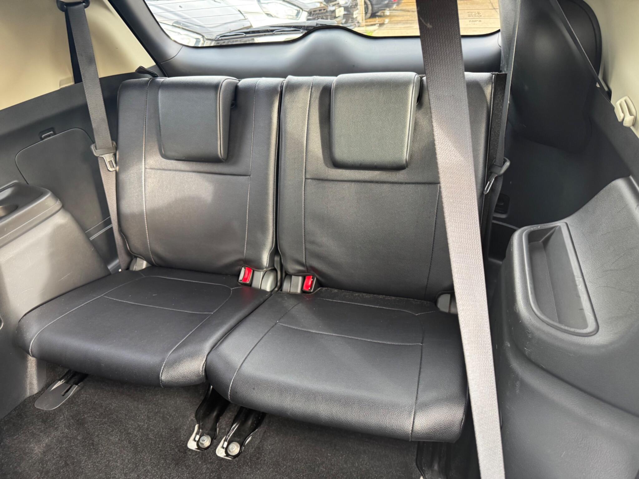 Mitsubishi Outlander view 17
