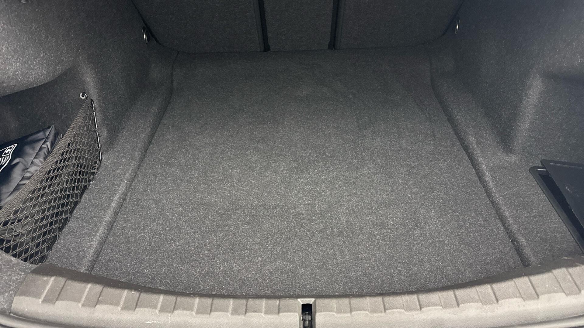 BMW 3 Series view 13