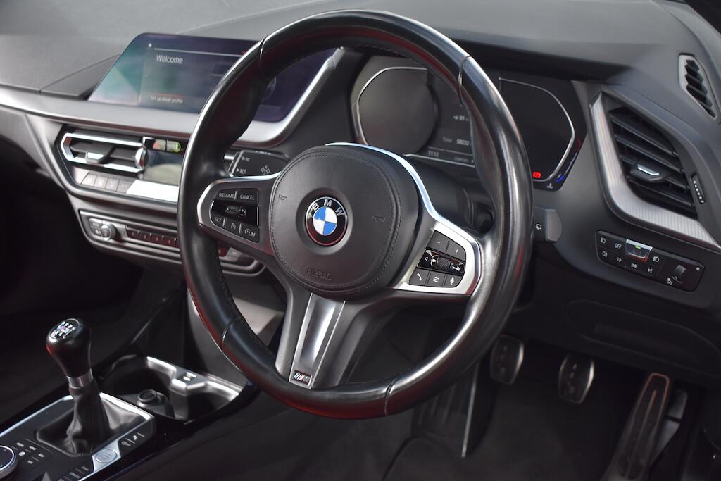 BMW 1 Series view 12