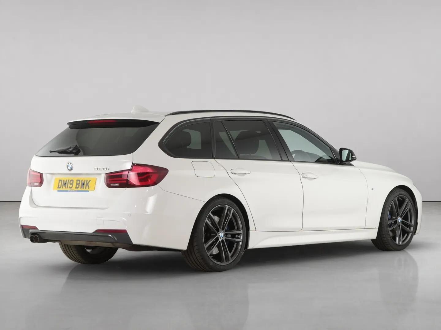 BMW 3 Series view 12