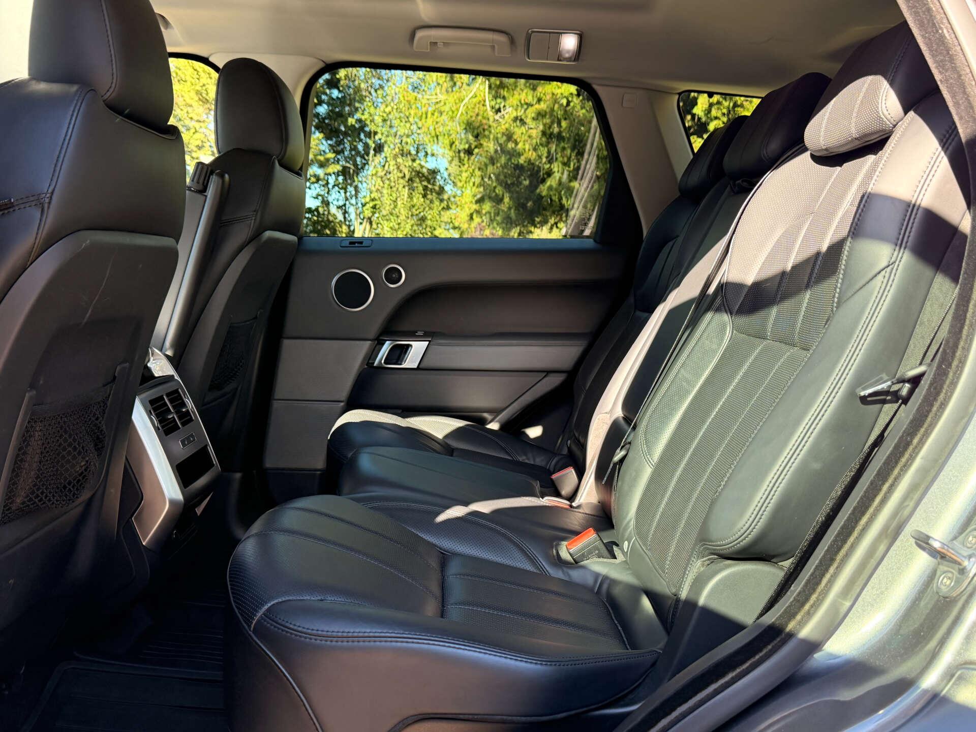 Land Rover Range Rover Sport view 12