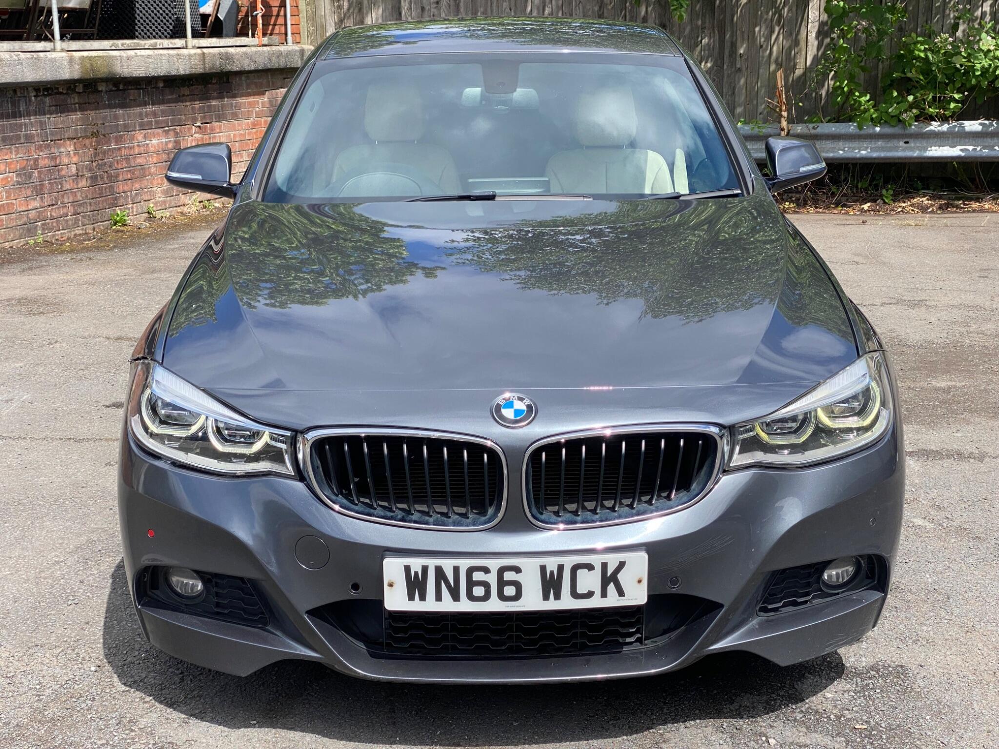 BMW 3 Series view 4