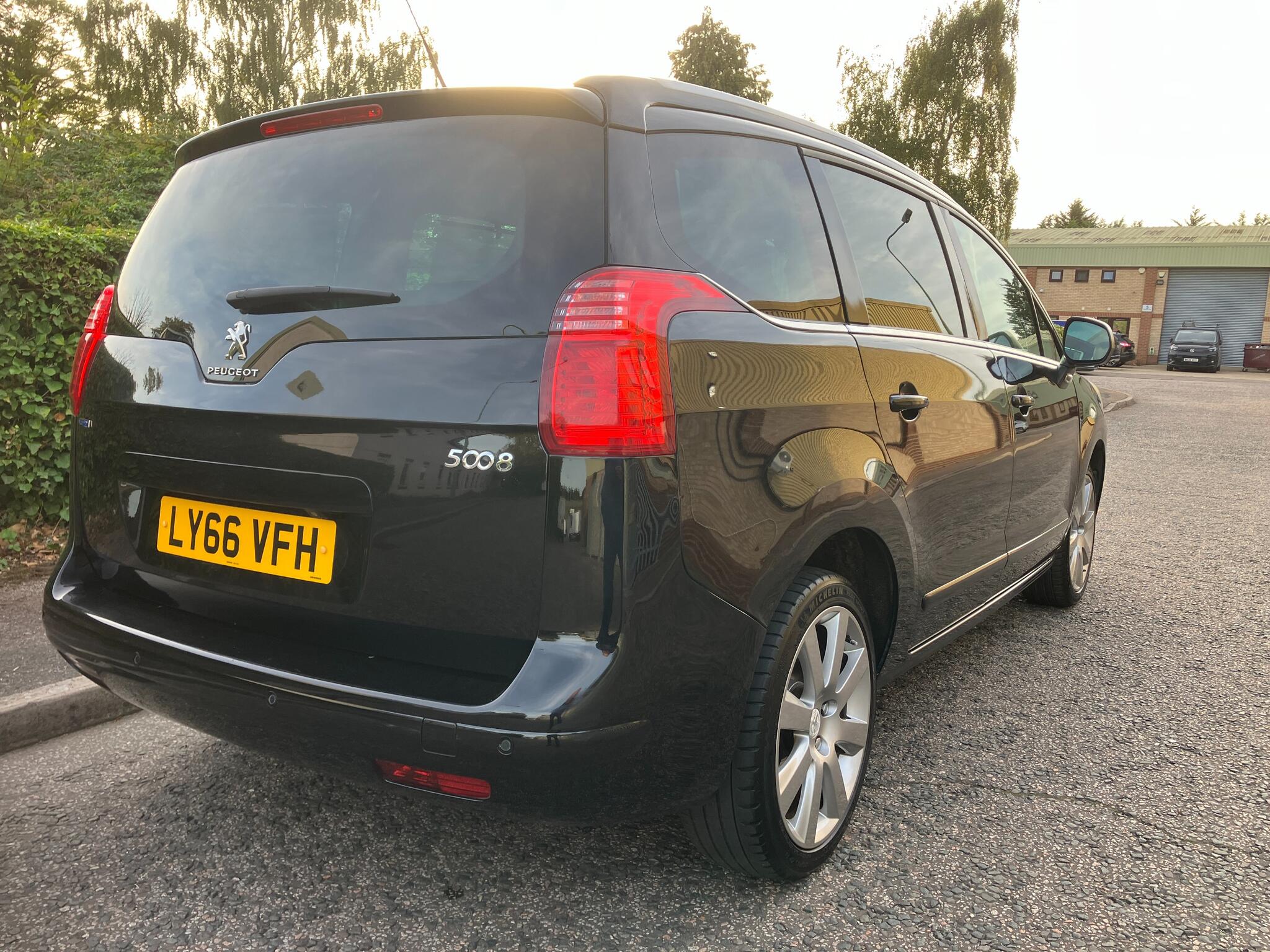 Peugeot 5008 view 7