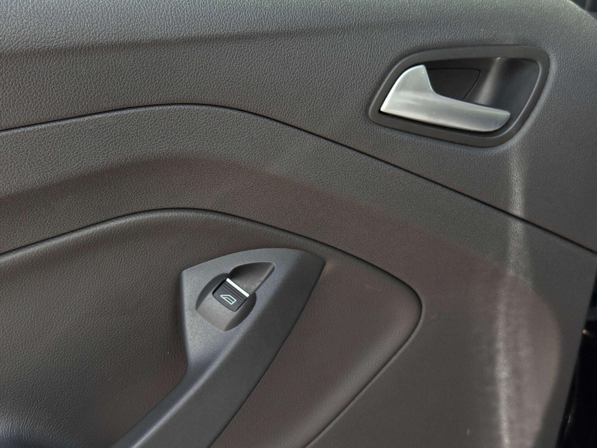 Ford Kuga view 37