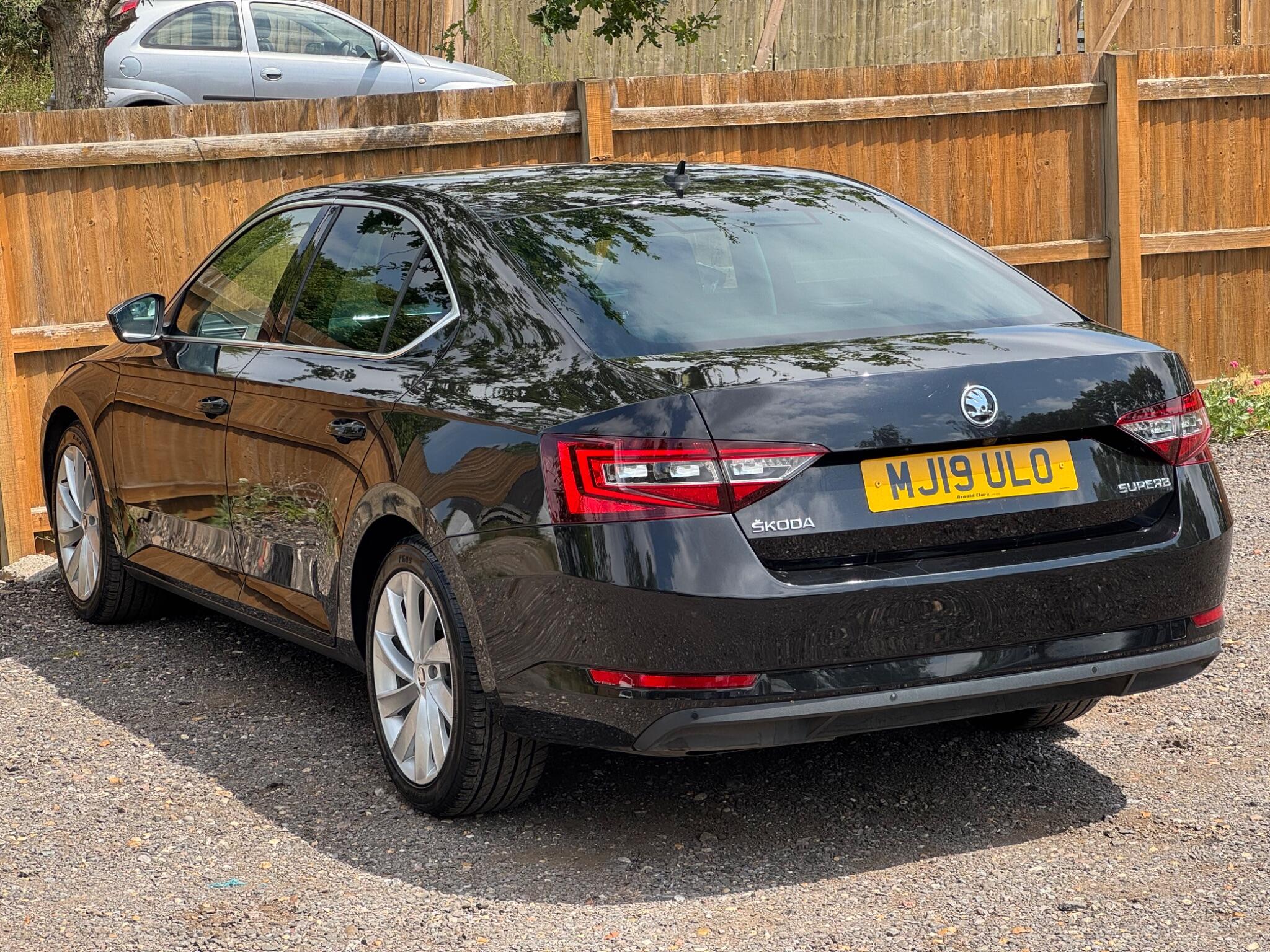 Skoda Superb view 4