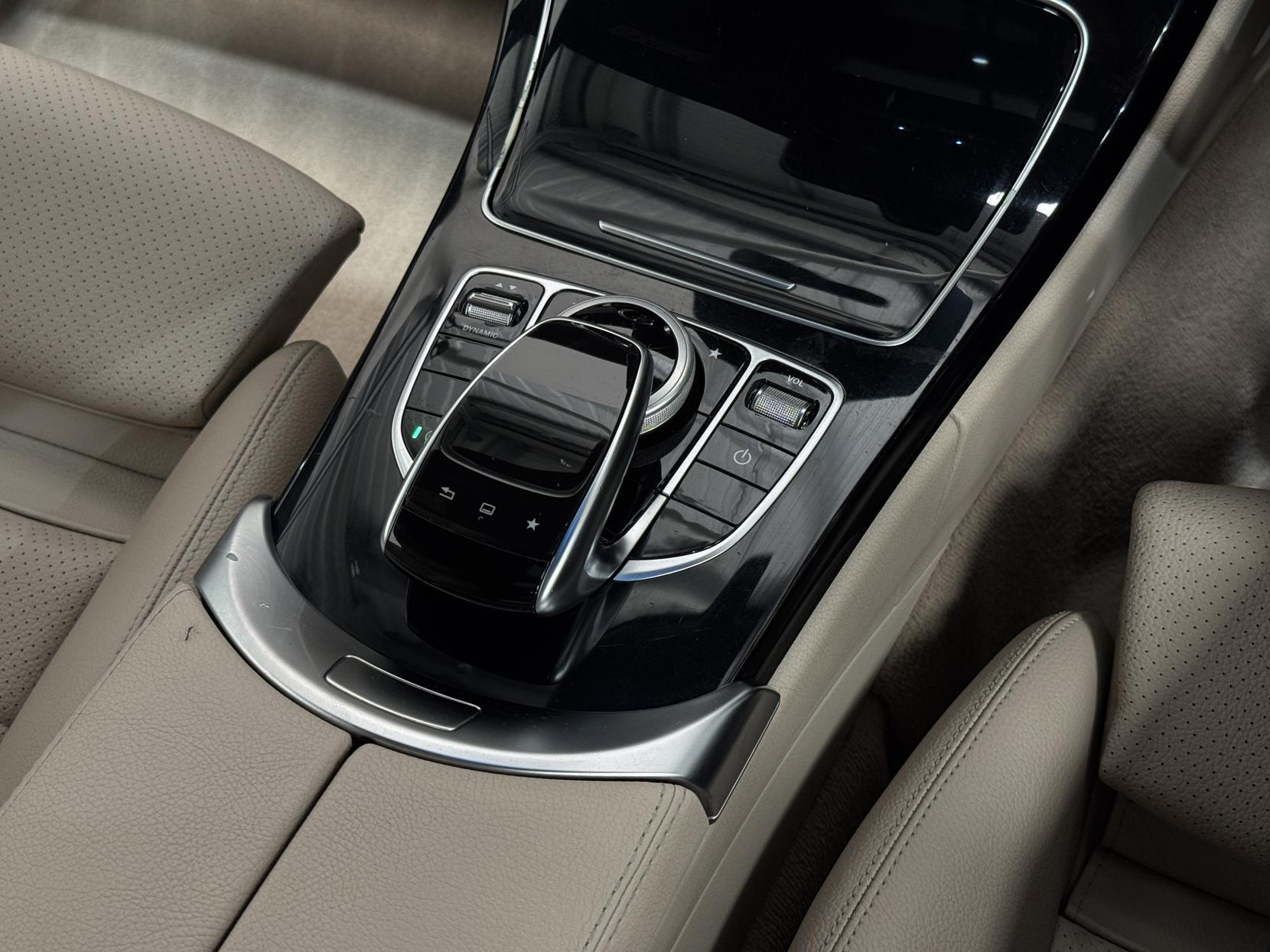 Mercedes-Benz C Class view 36