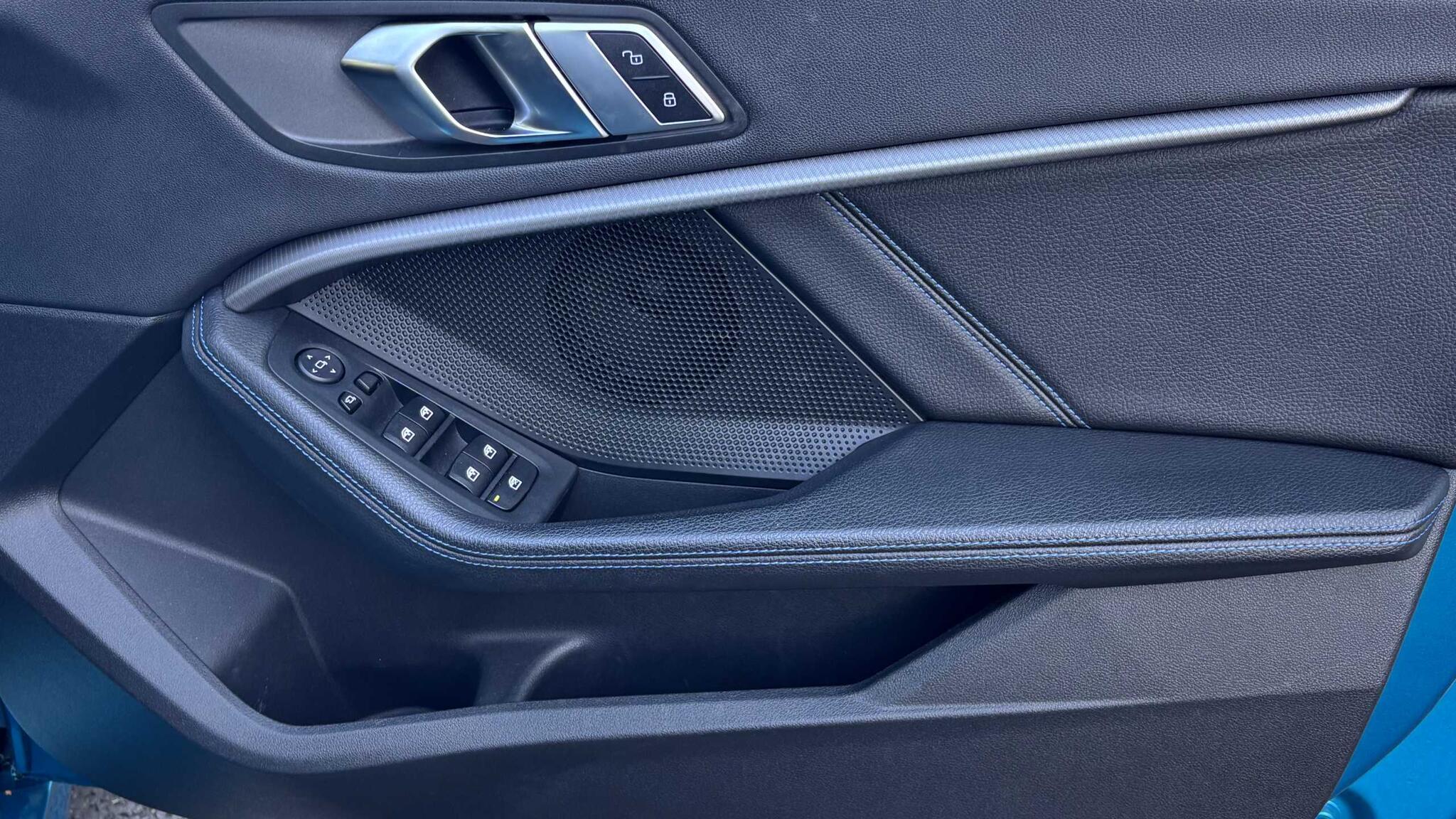 BMW 2 Series view 23