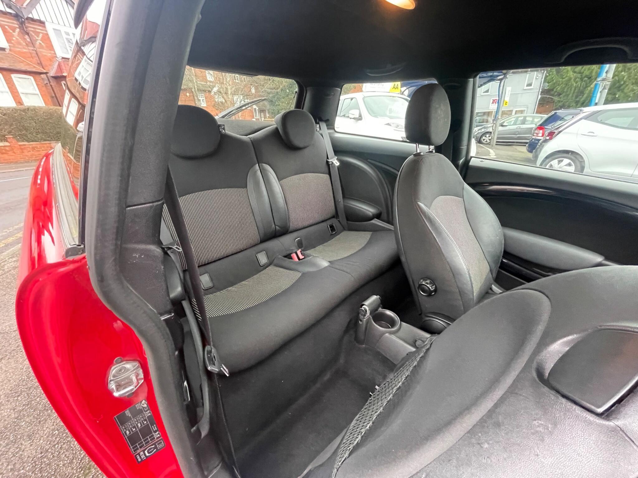 2007 MINI Hatch image 23