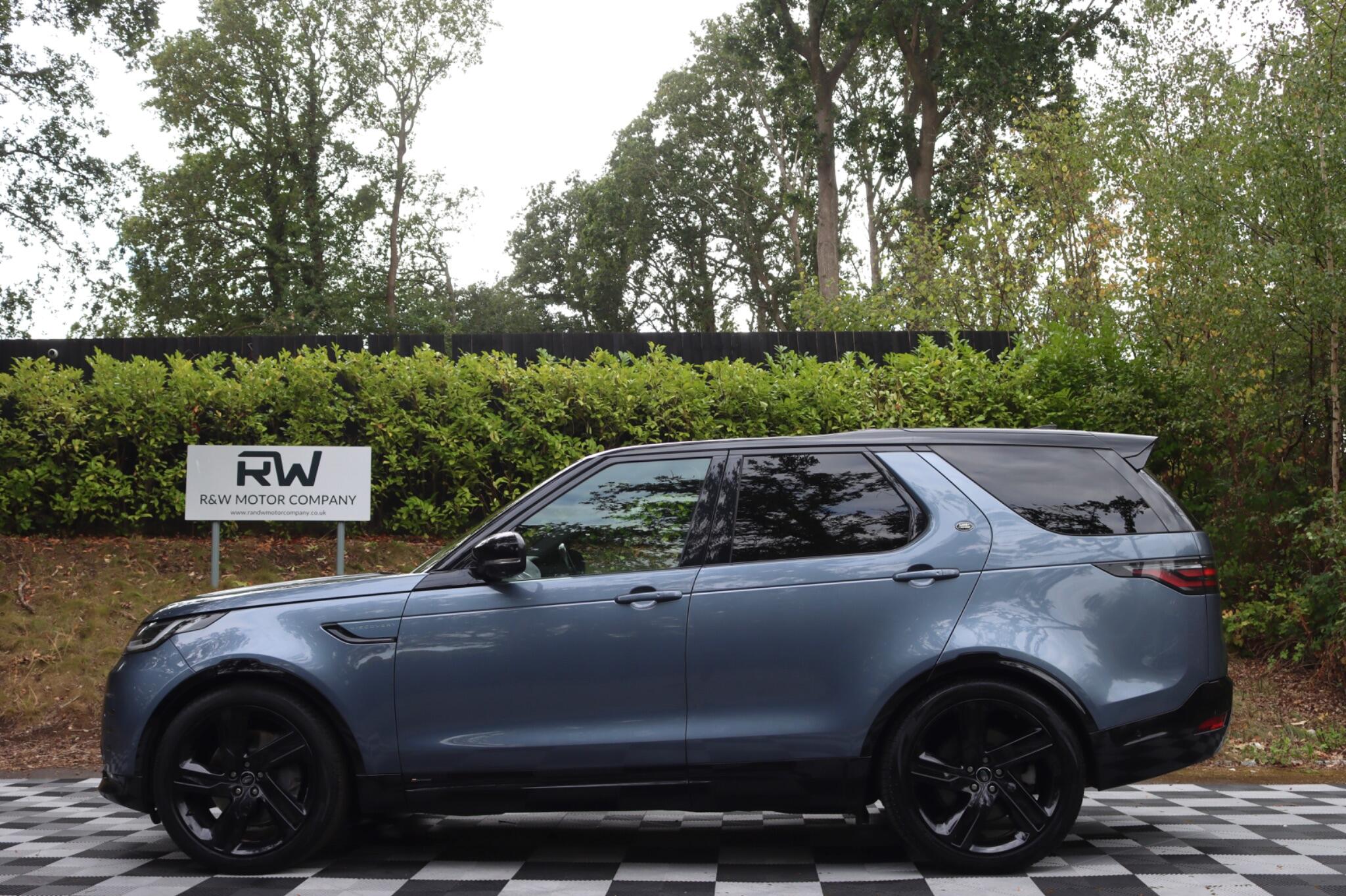 2021 Land Rover Discovery in Blue for sale