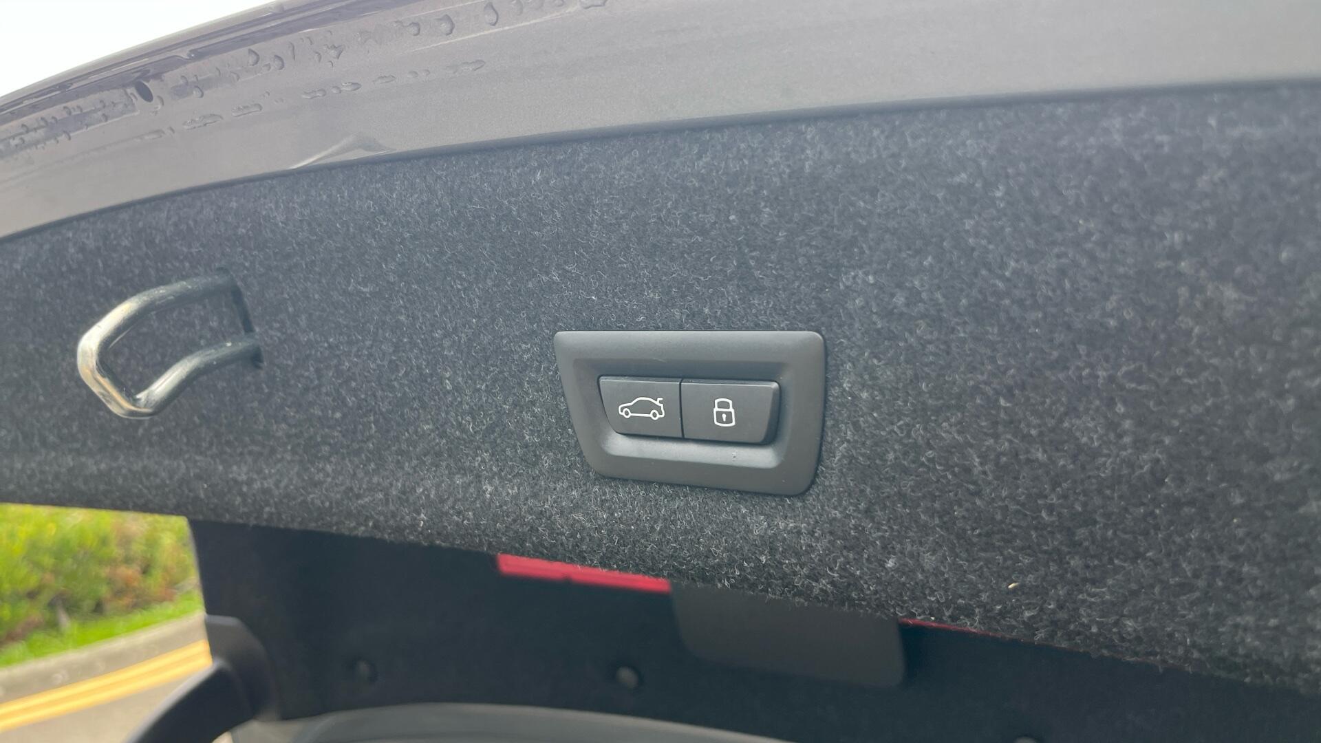 BMW 3 Series view 27