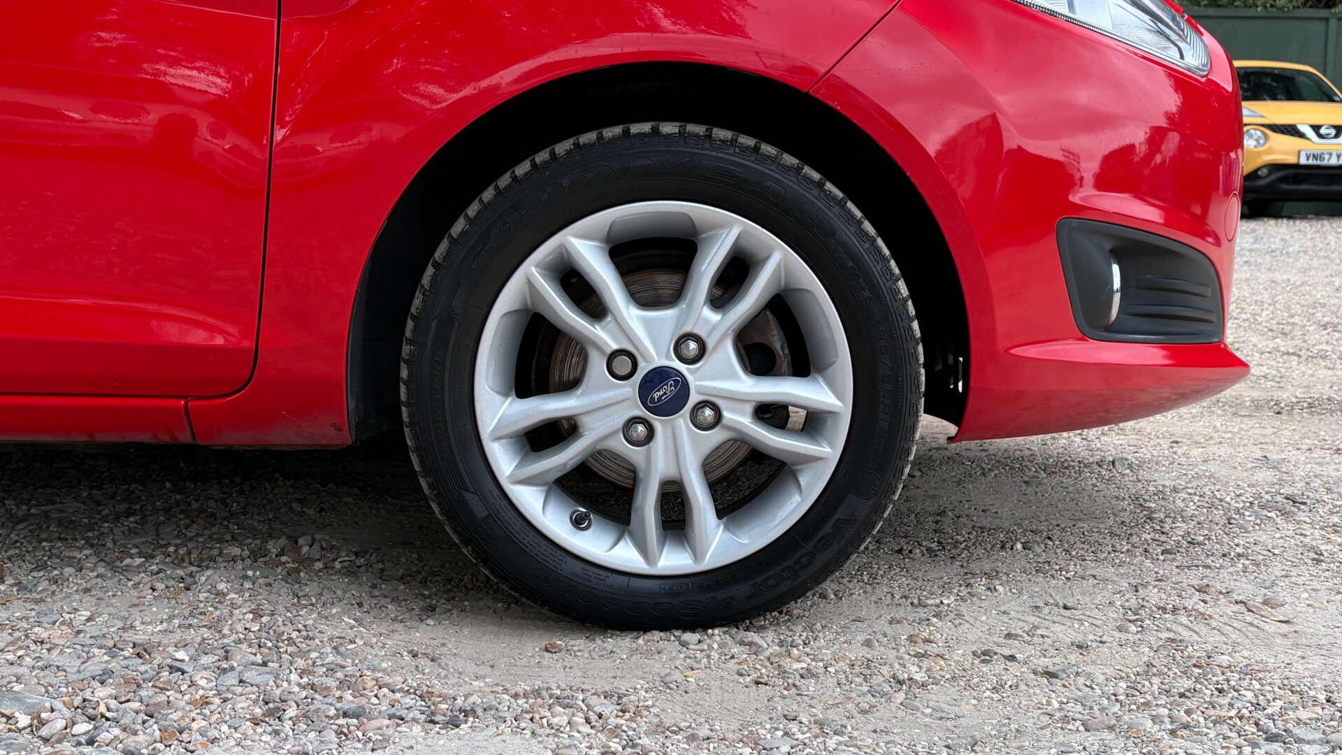 Ford Fiesta view 35