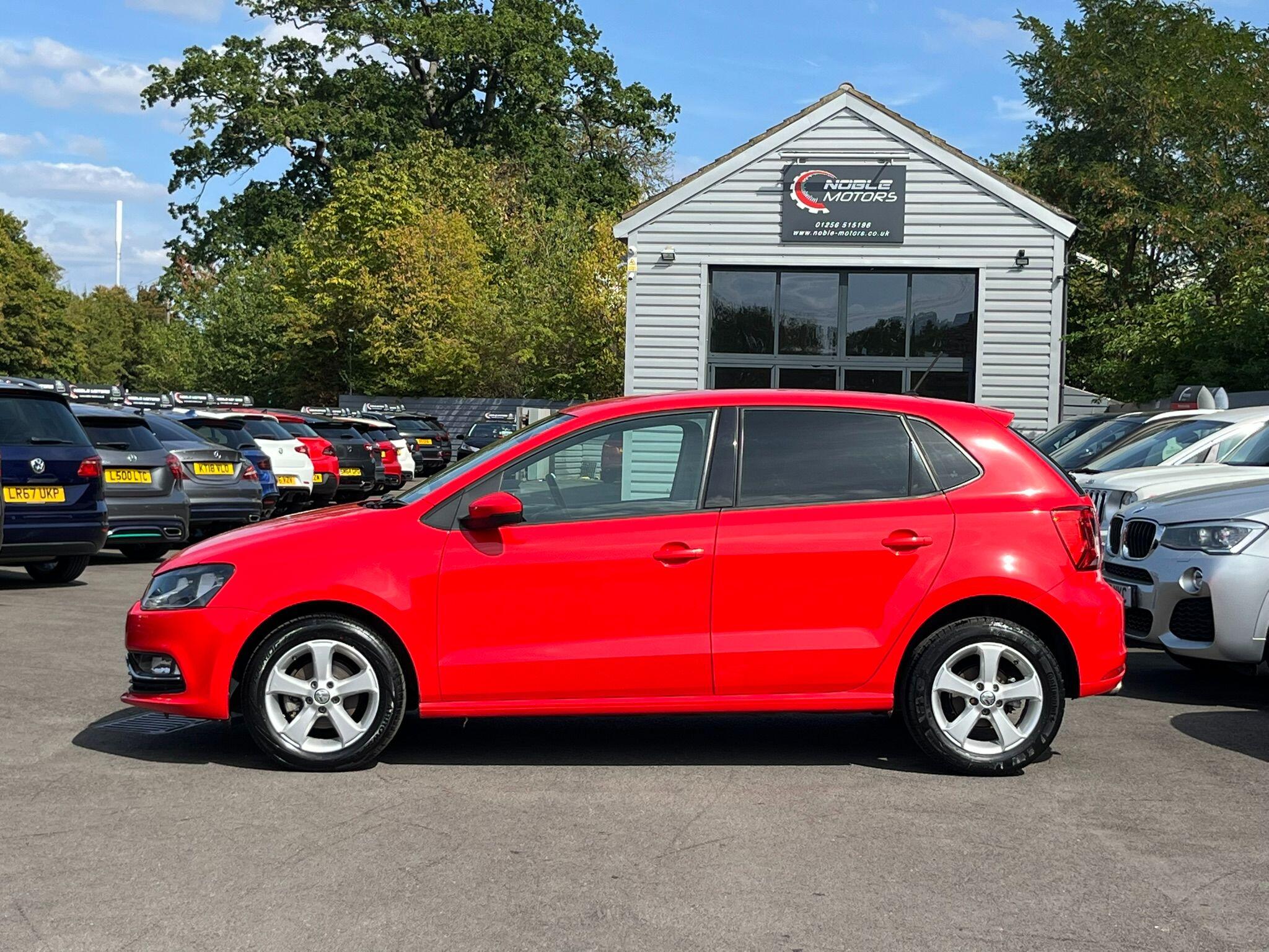 Volkswagen Polo view 4
