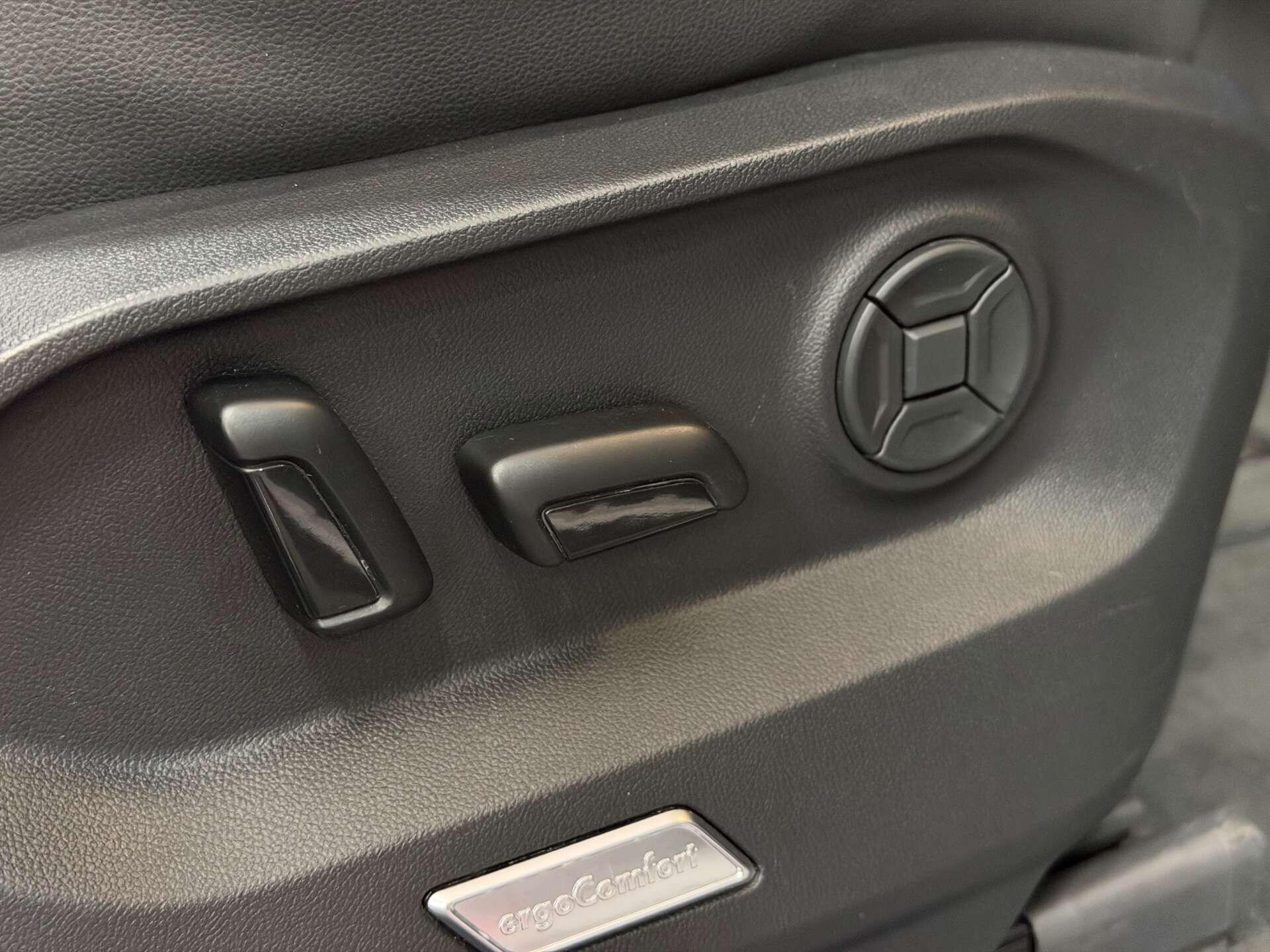 Volkswagen Touareg view 46