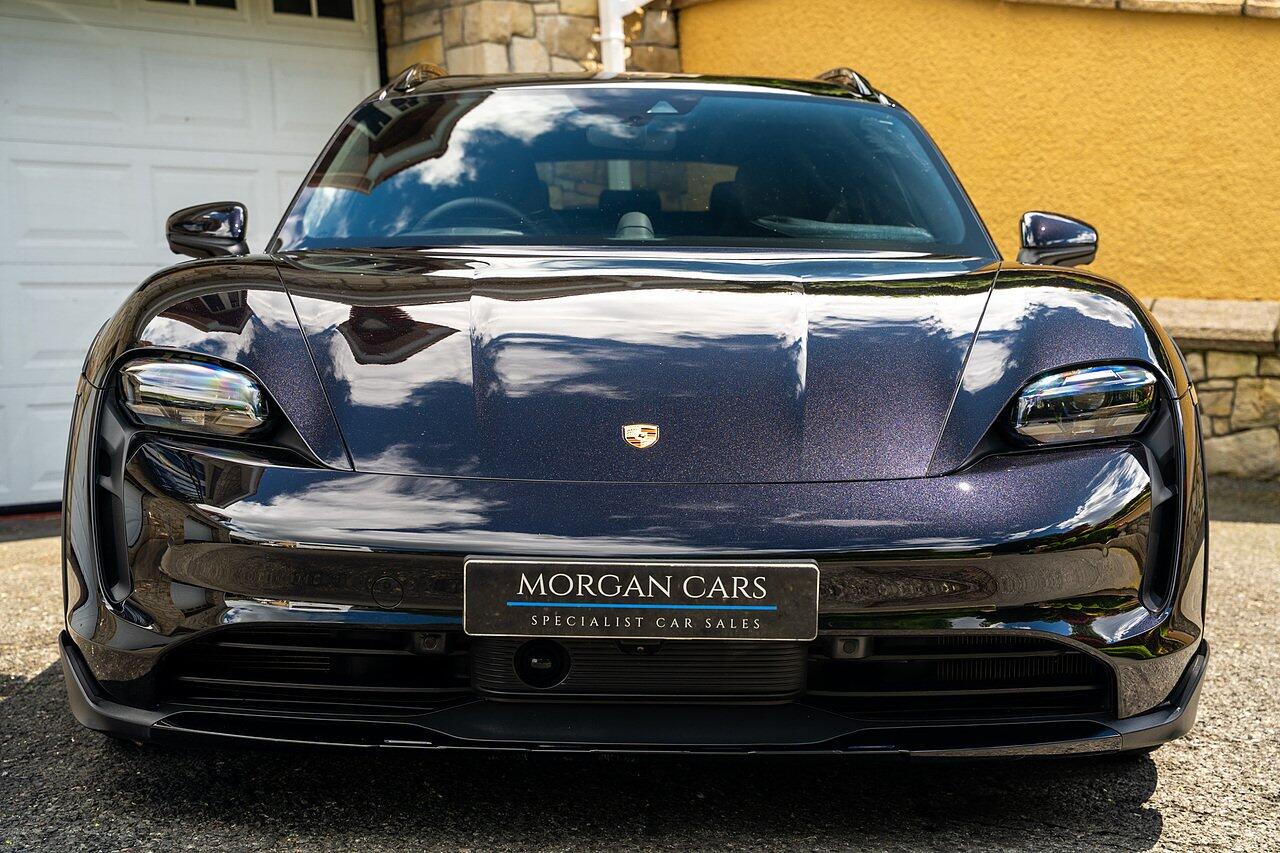 Porsche Taycan view 36