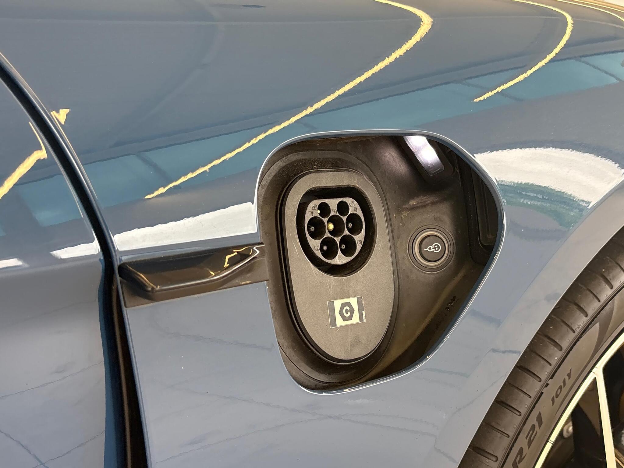 Porsche Taycan view 49