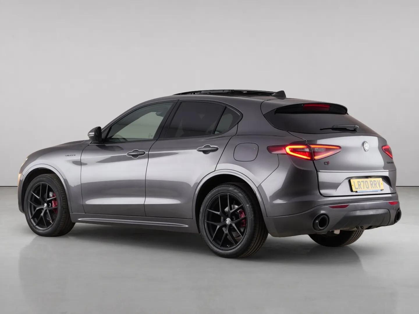 Alfa Romeo Stelvio view 6